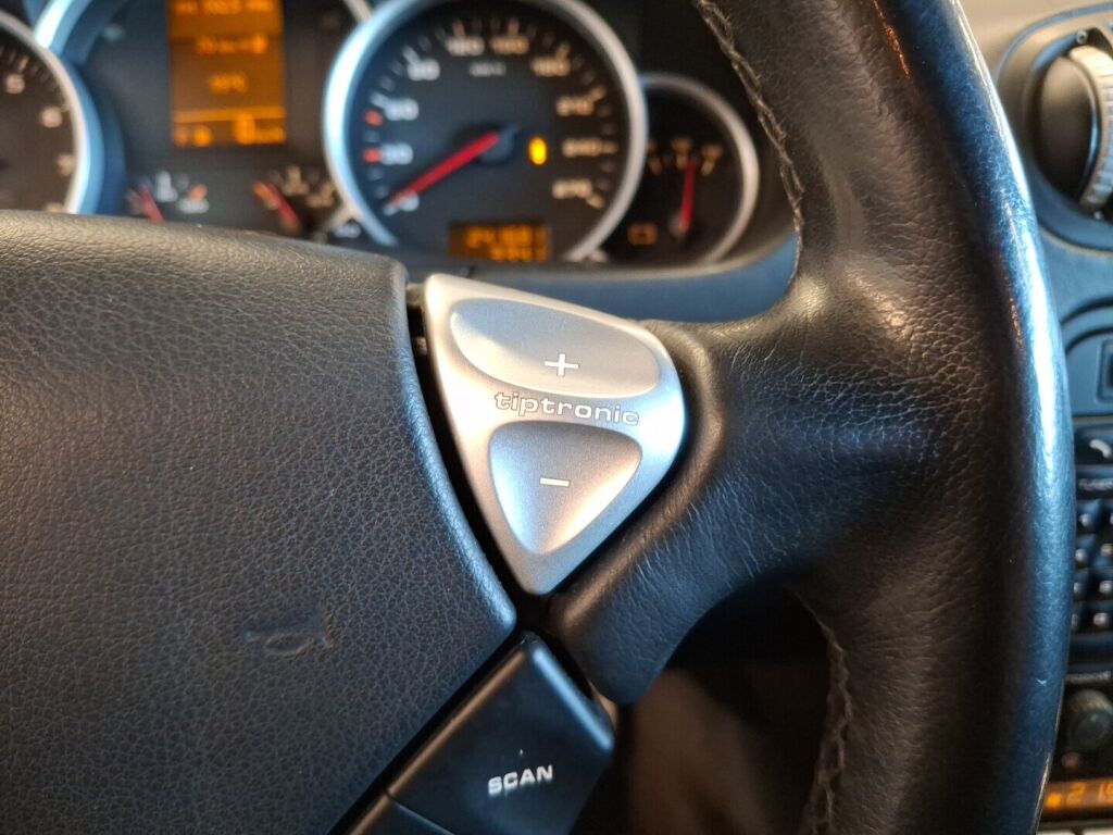 Porsche Cayenne 2007 Musta