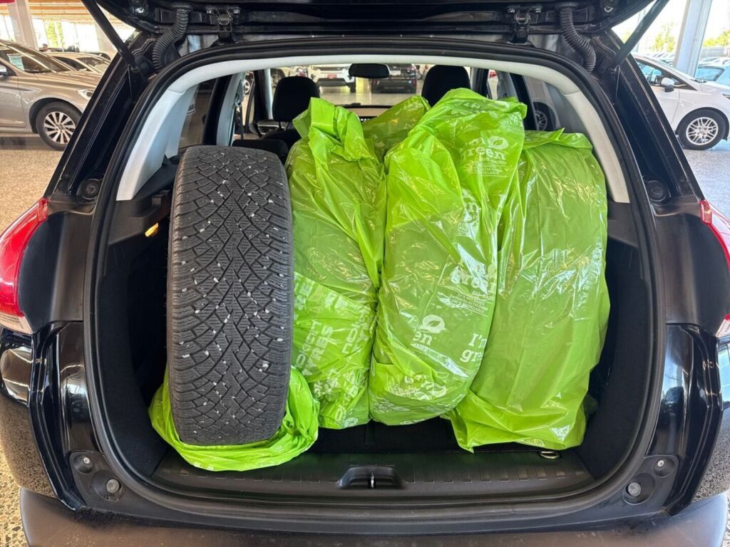 Peugeot 2008 2015 Musta