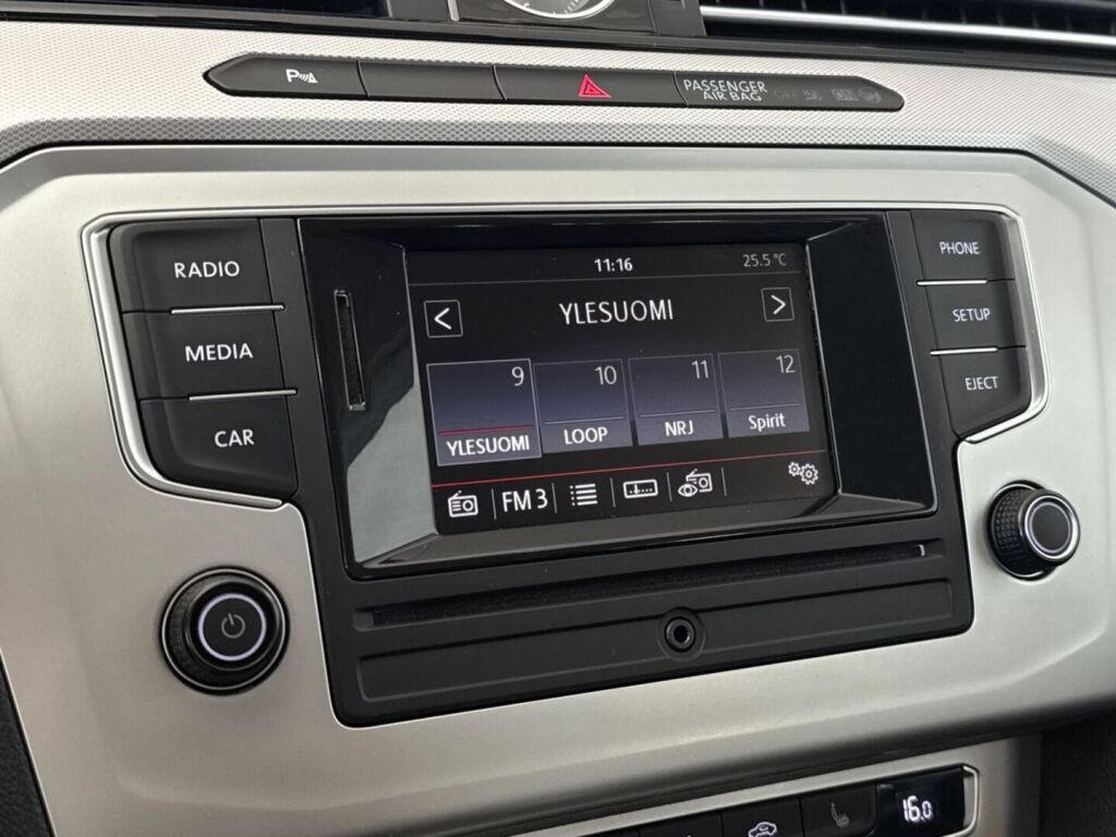 Volkswagen Passat 2015 Harmaa