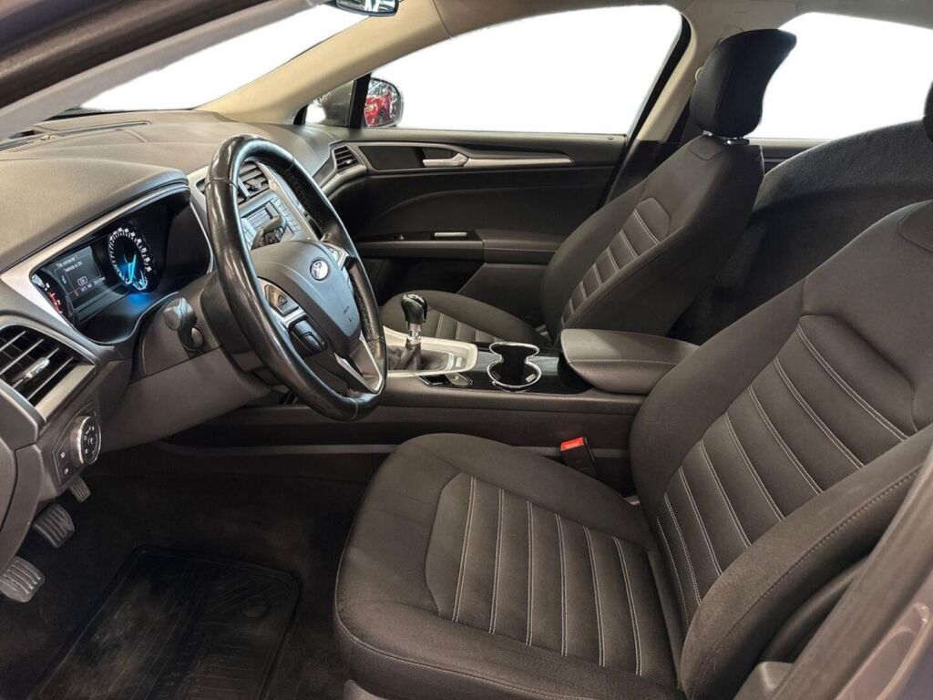 Ford Mondeo 2015 Ruskea (beige)