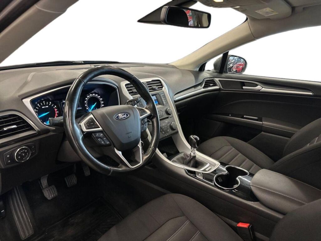 Ford Mondeo 2015 Ruskea (beige)