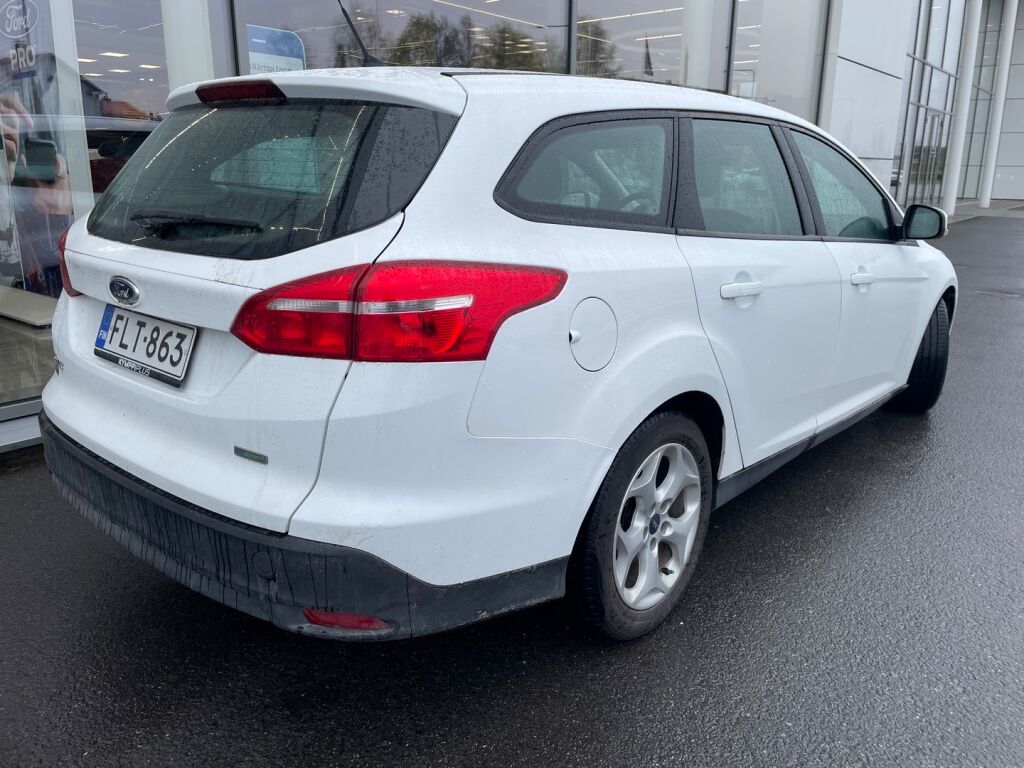 Ford Focus 2015 Valkoinen