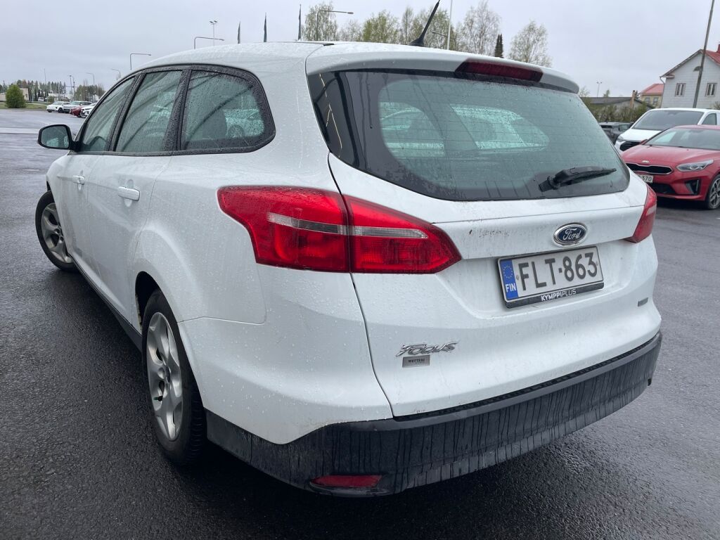 Ford Focus 2015 Valkoinen