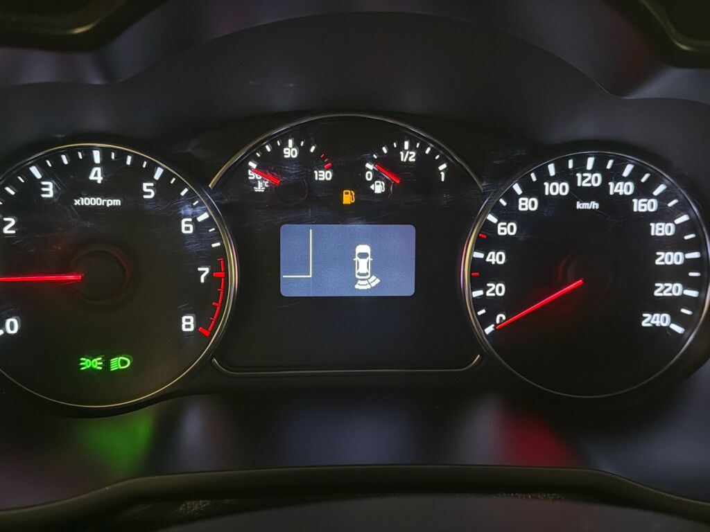 Kia Carens 2016 Valkoinen