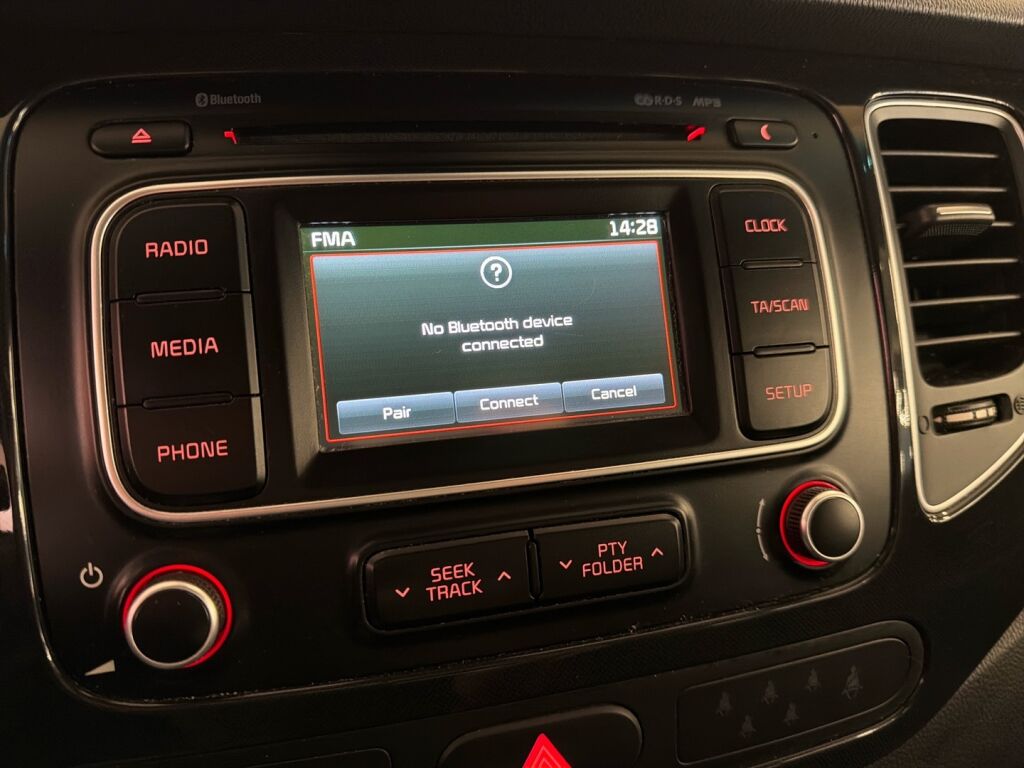 Kia Carens 2016 Valkoinen