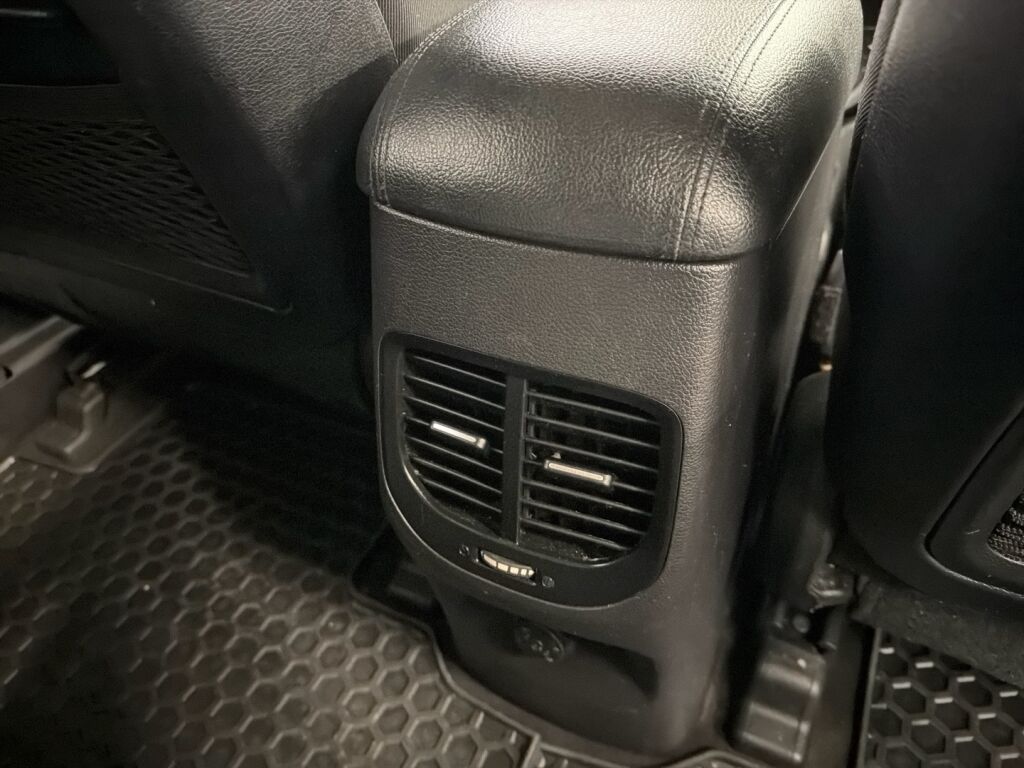 Kia Carens 2016 Valkoinen