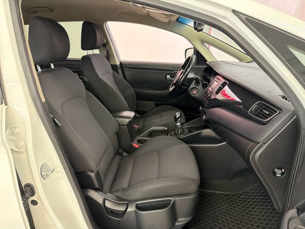 Kia Carens 2016 Valkoinen