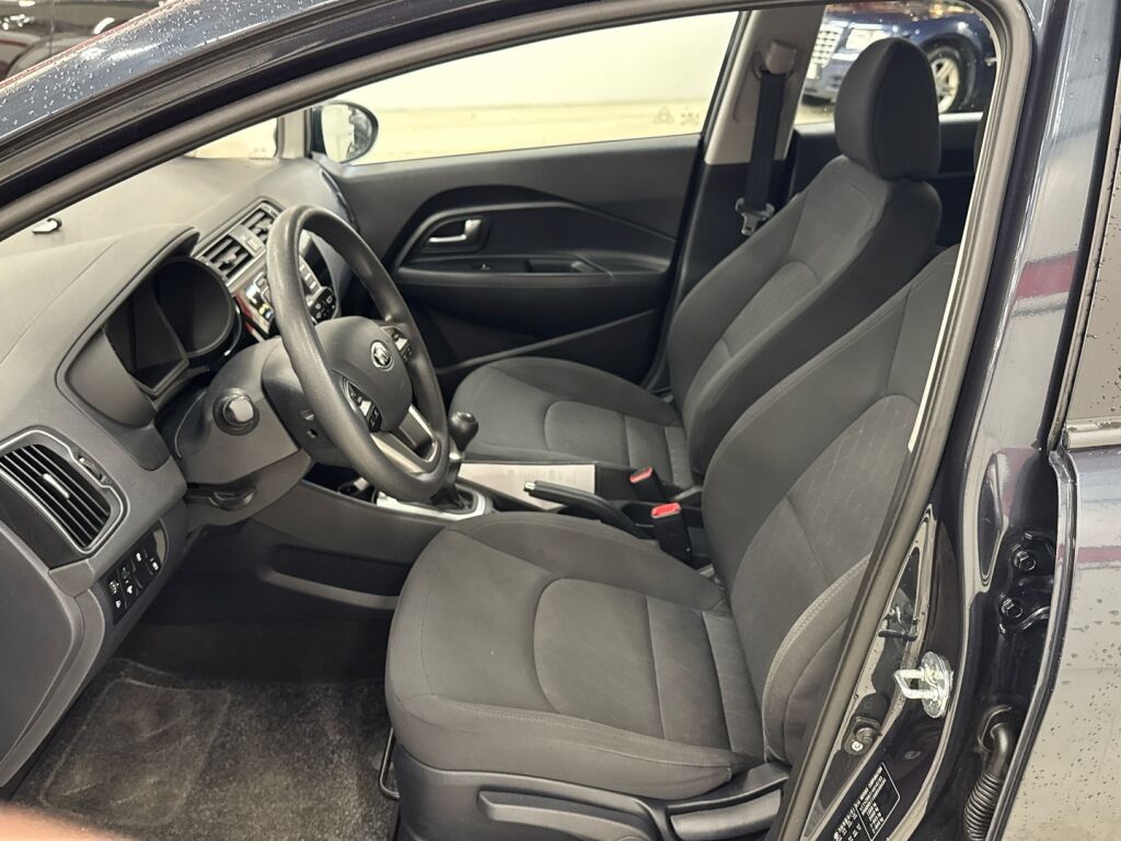 Kia Rio 2016 Sininen