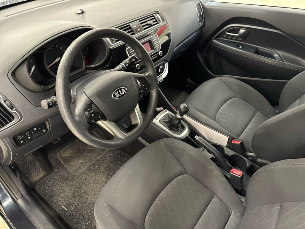 Kia Rio 2016 Sininen