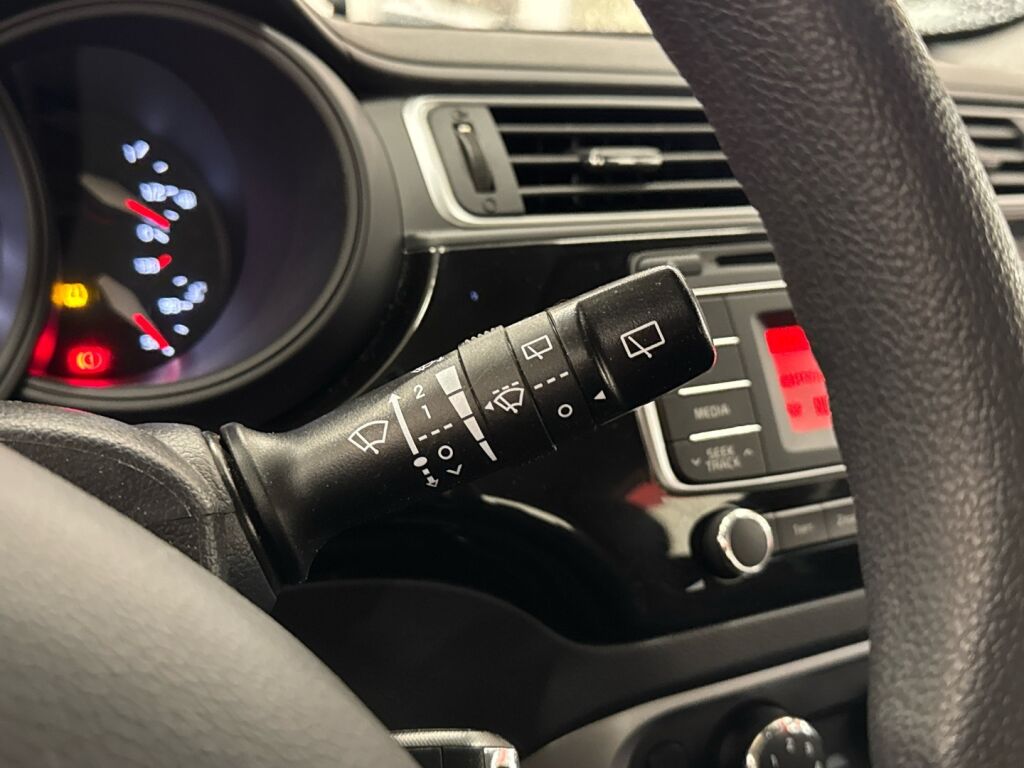 Kia Rio 2016 Sininen