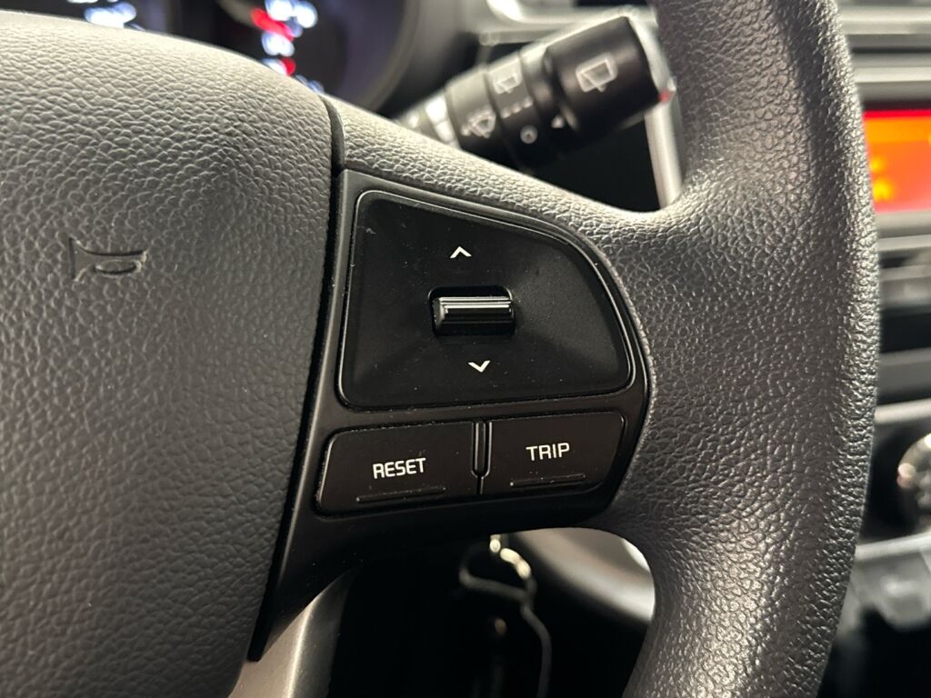 Kia Rio 2016 Sininen