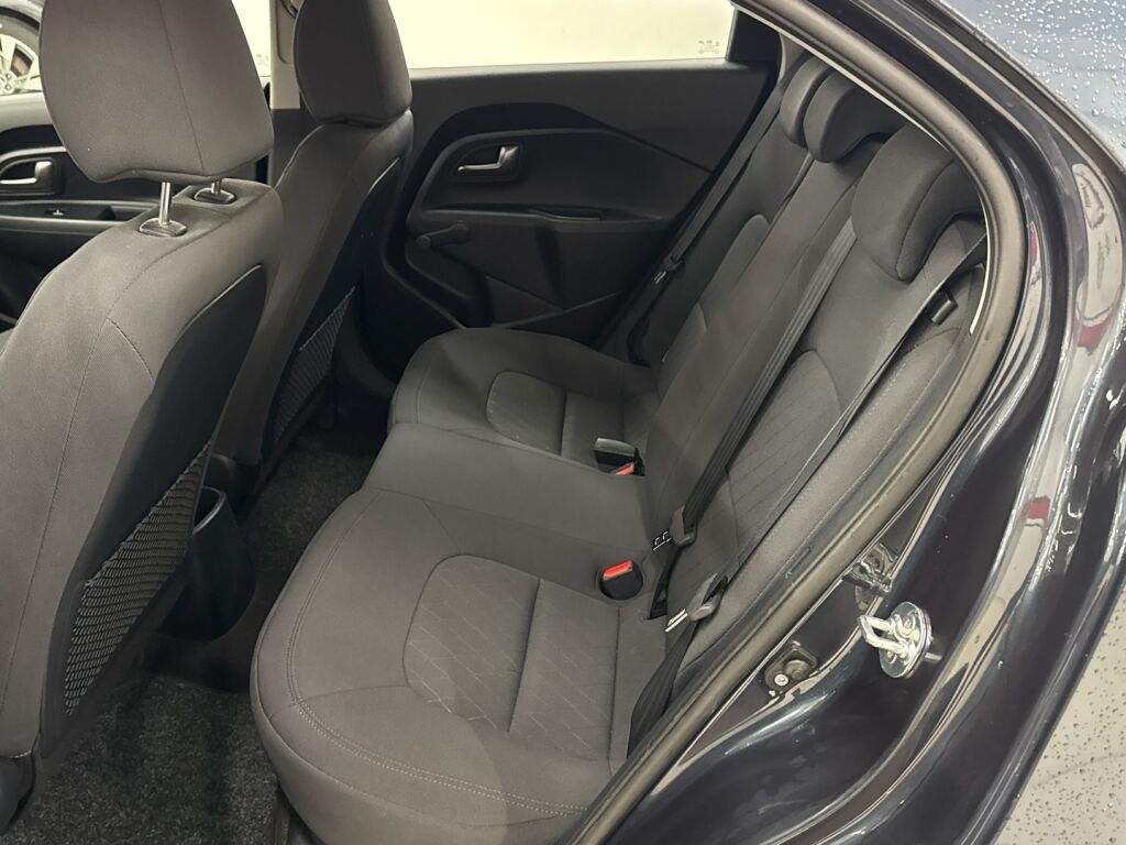 Kia Rio 2016 Sininen