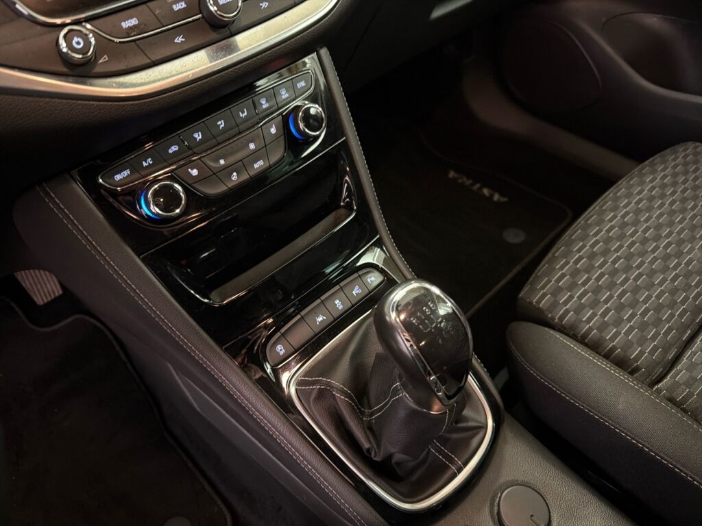 Opel Astra 2016 Hopea