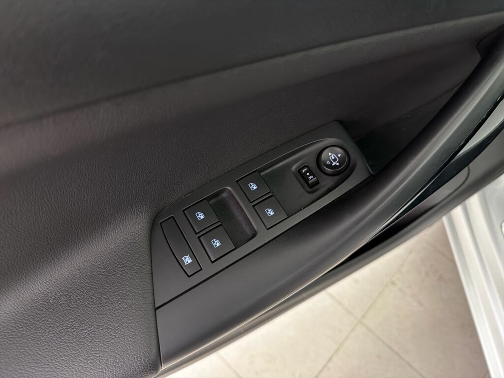 Opel Astra 2016 Hopea