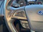 Ford Focus 2016 Punainen