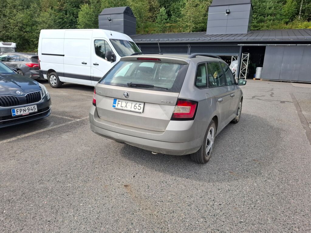 Skoda Fabia 2015 Ruskea (beige)