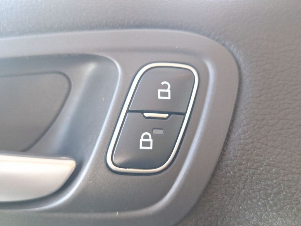 Ford C-Max 2016 Punainen