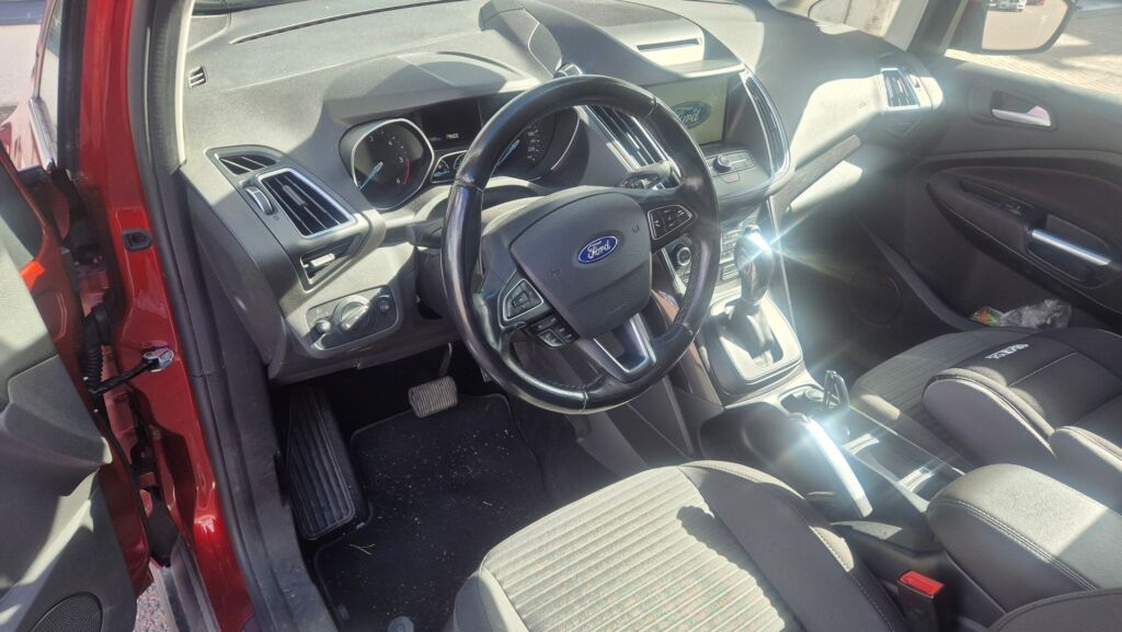 Ford C-Max 2016 Punainen