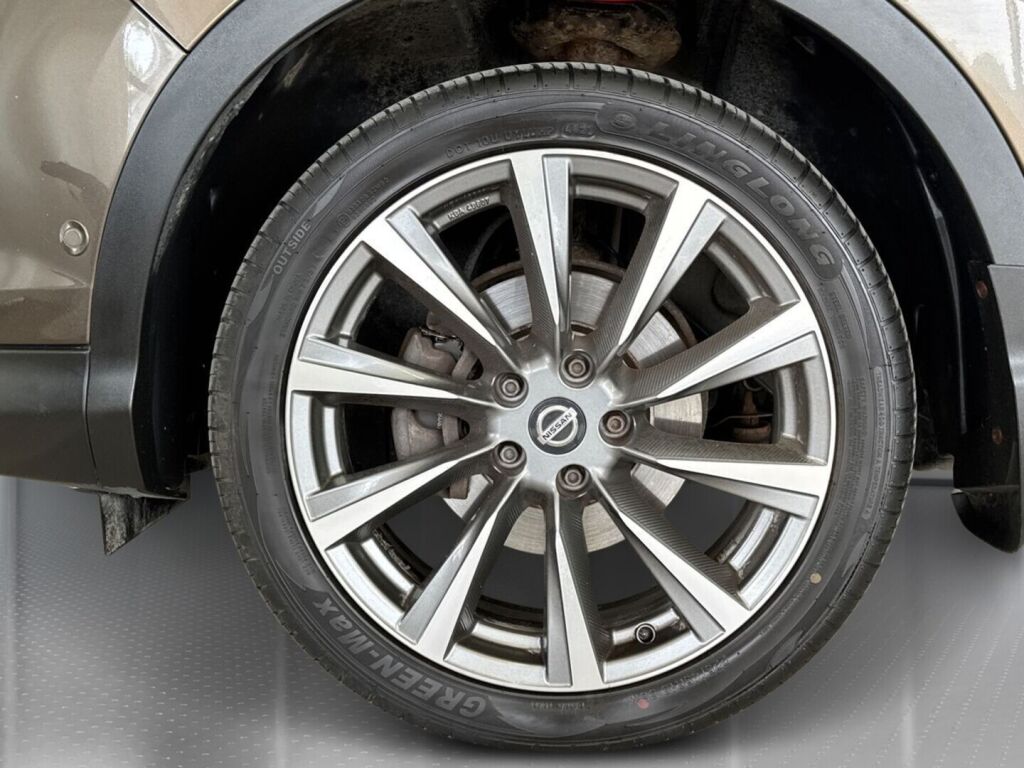 Nissan Qashqai 2015 Ruskea (beige)
