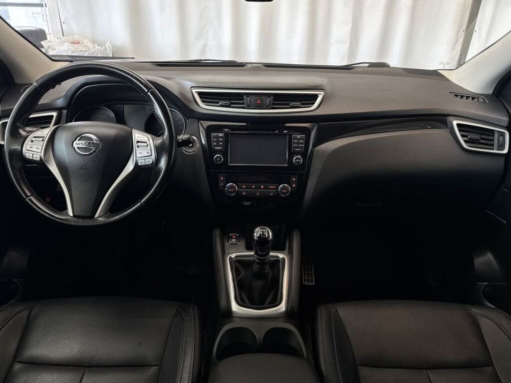 Nissan Qashqai 2015 Ruskea (beige)
