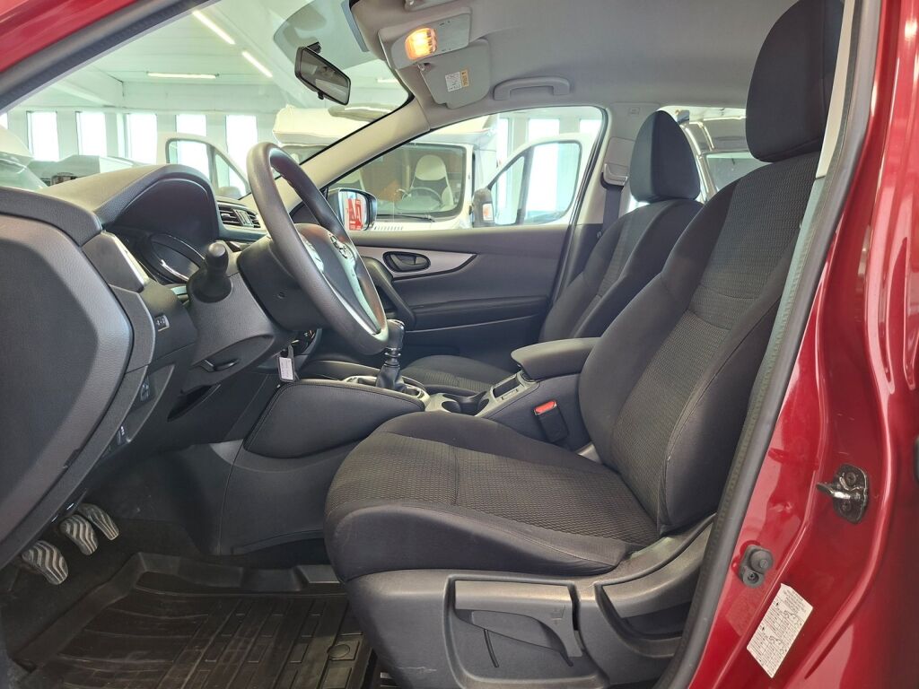 Nissan Qashqai 2016 Punainen