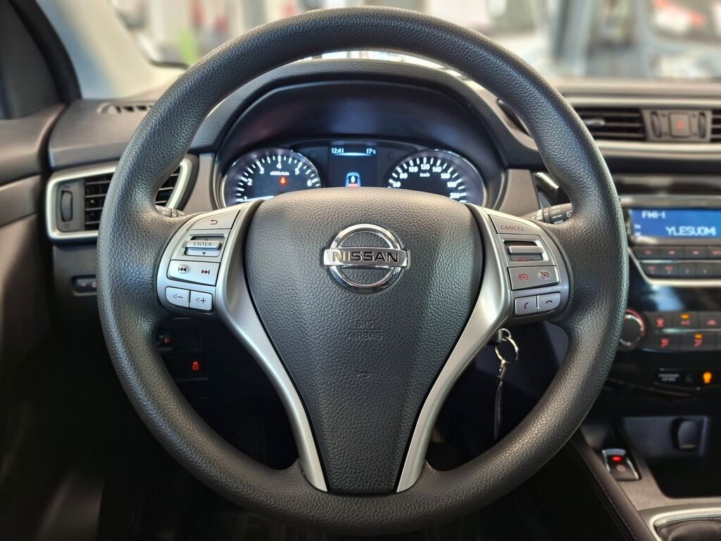 Nissan Qashqai 2016 Punainen