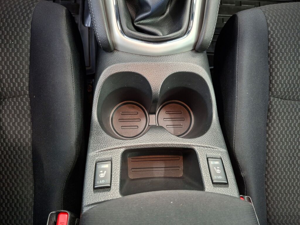Nissan Qashqai 2016 Punainen