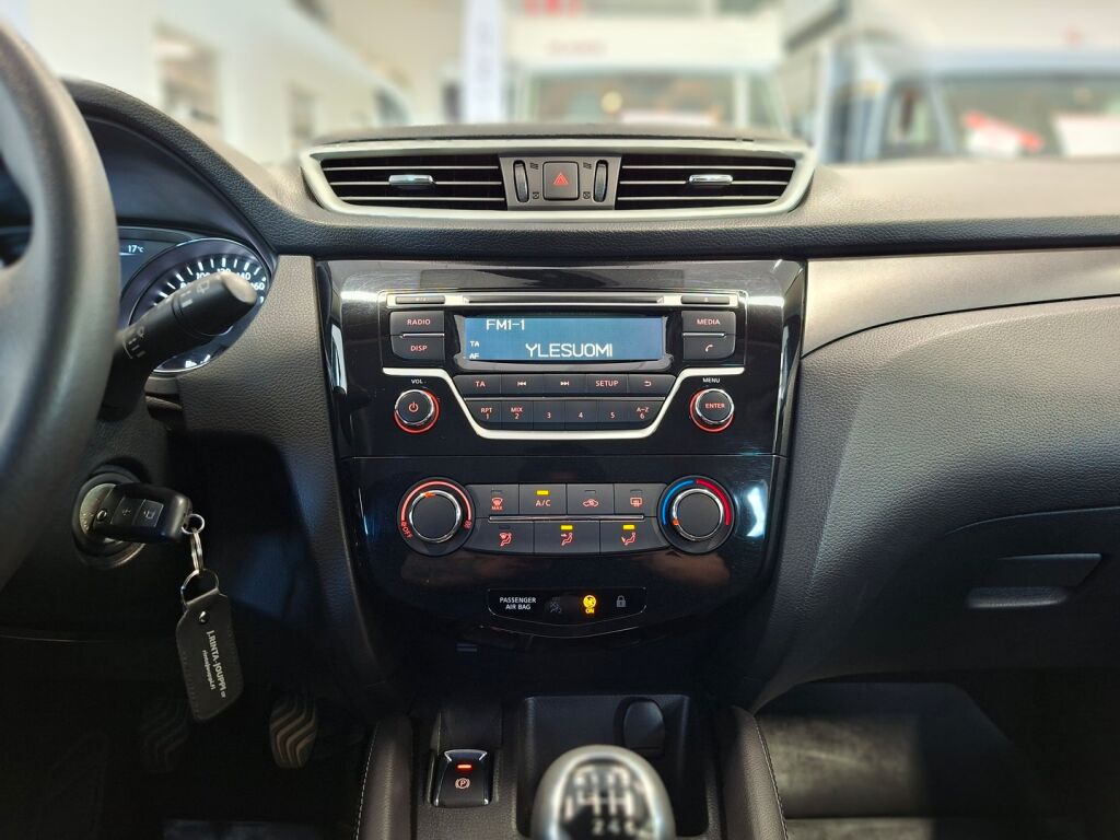 Nissan Qashqai 2016 Punainen