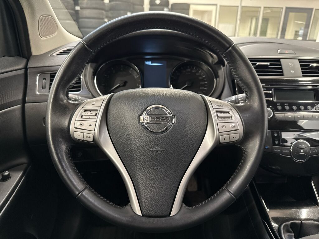 Nissan Pulsar 2016 Sininen