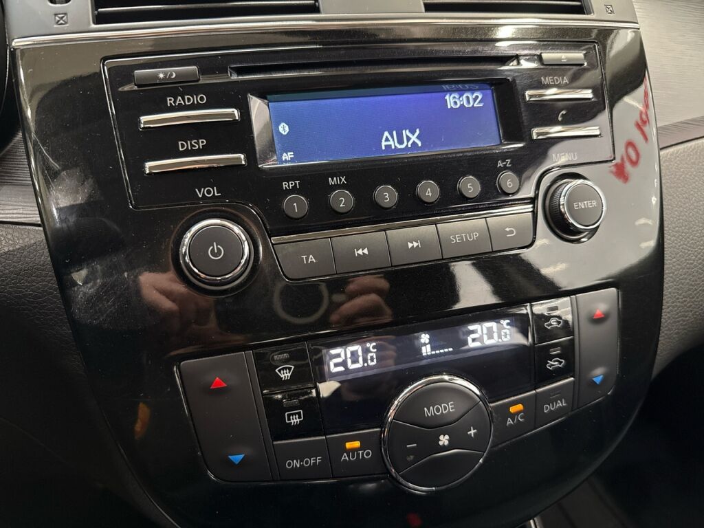 Nissan Pulsar 2016 Sininen