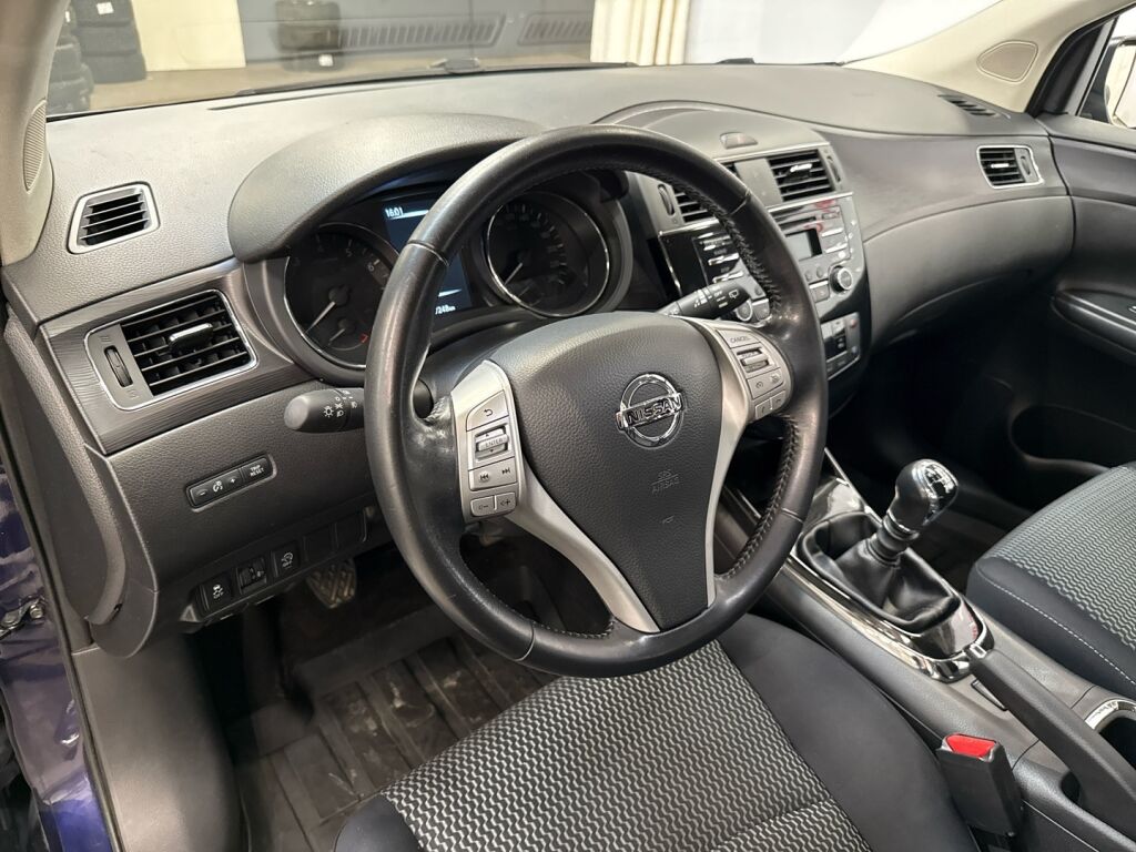 Nissan Pulsar 2016 Sininen