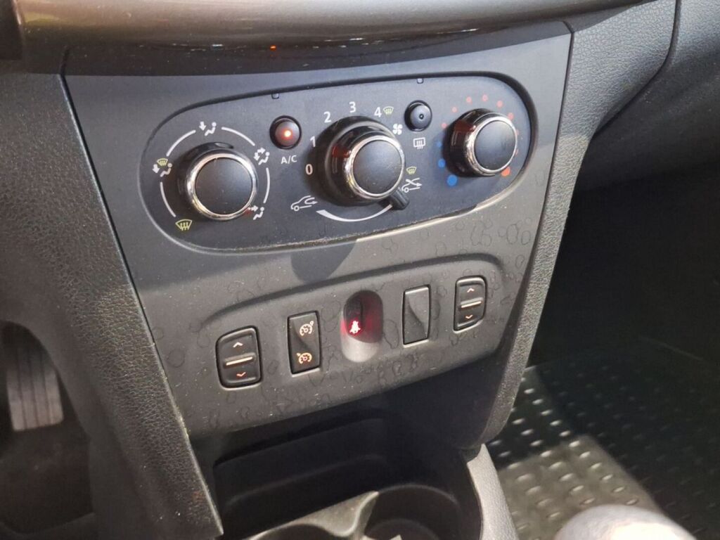 Dacia Logan MCV 2015 Harmaa