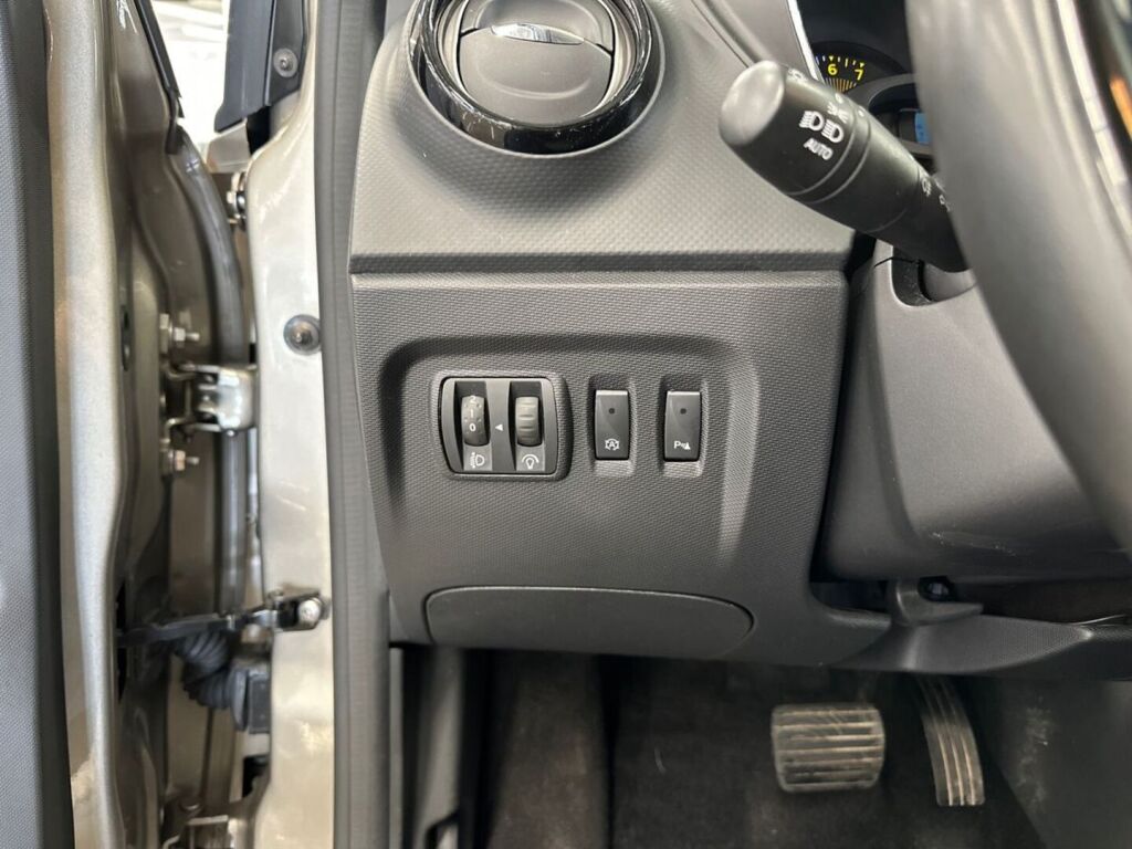 Renault Captur 2015 Ruskea (beige)