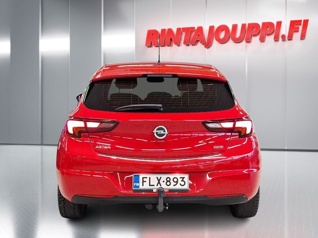 Opel Astra 2016 Punainen