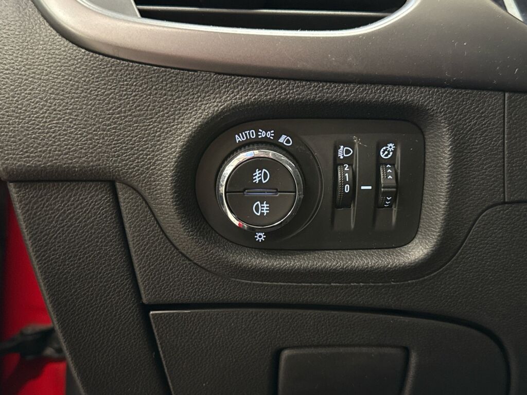 Opel Astra 2017 Punainen