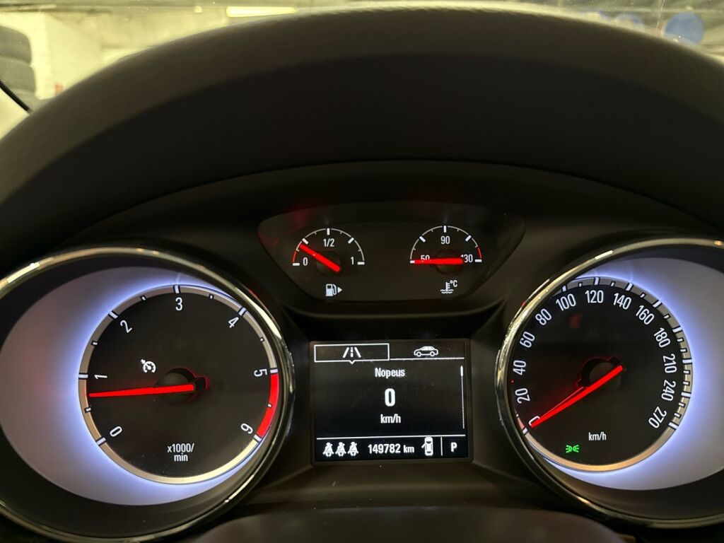 Opel Astra 2017 Punainen