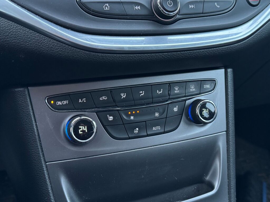 Opel Astra 2017 Punainen