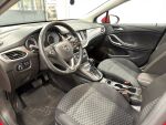 Opel Astra 2017 Punainen