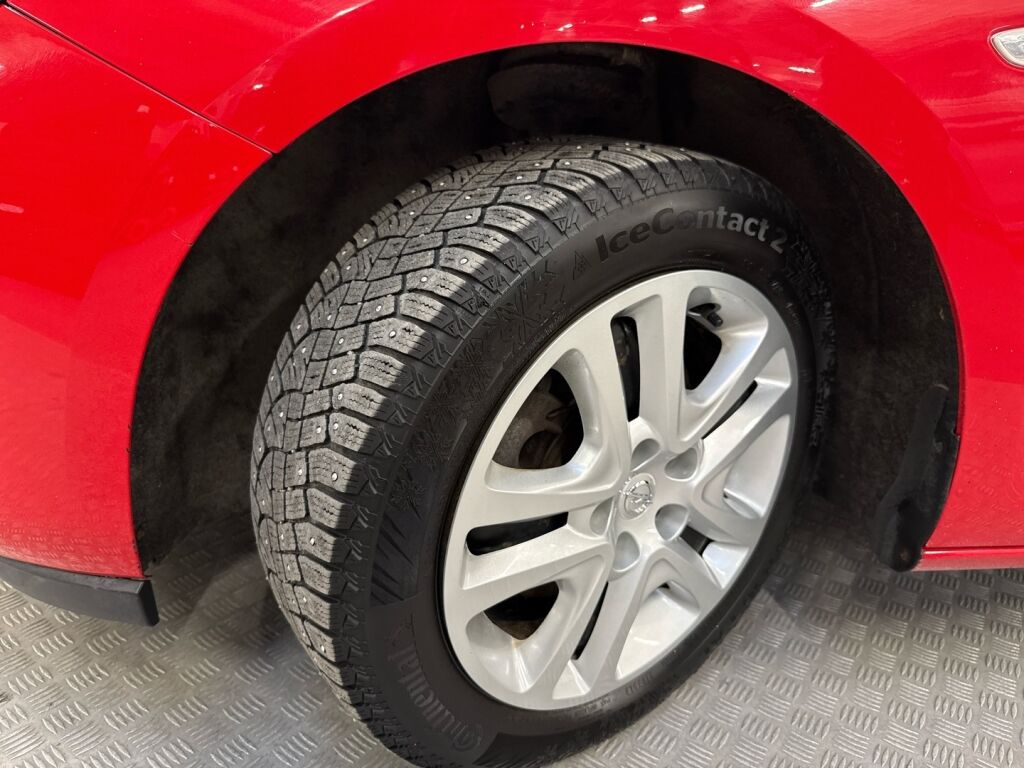 Opel Astra 2017 Punainen