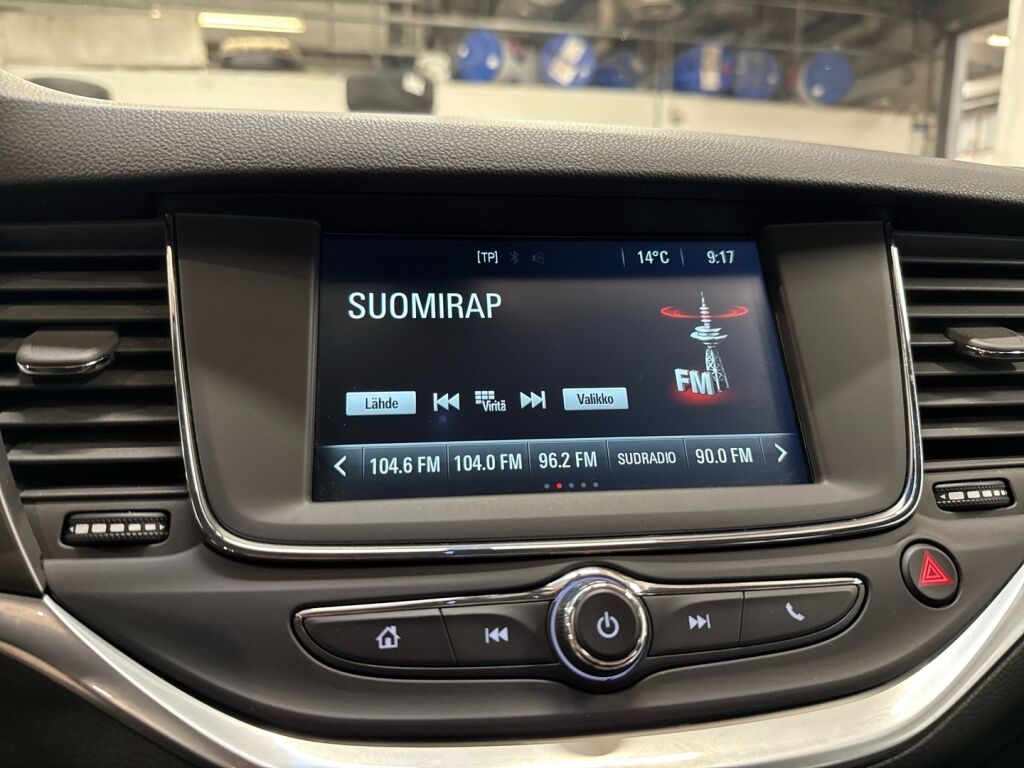 Opel Astra 2017 Punainen