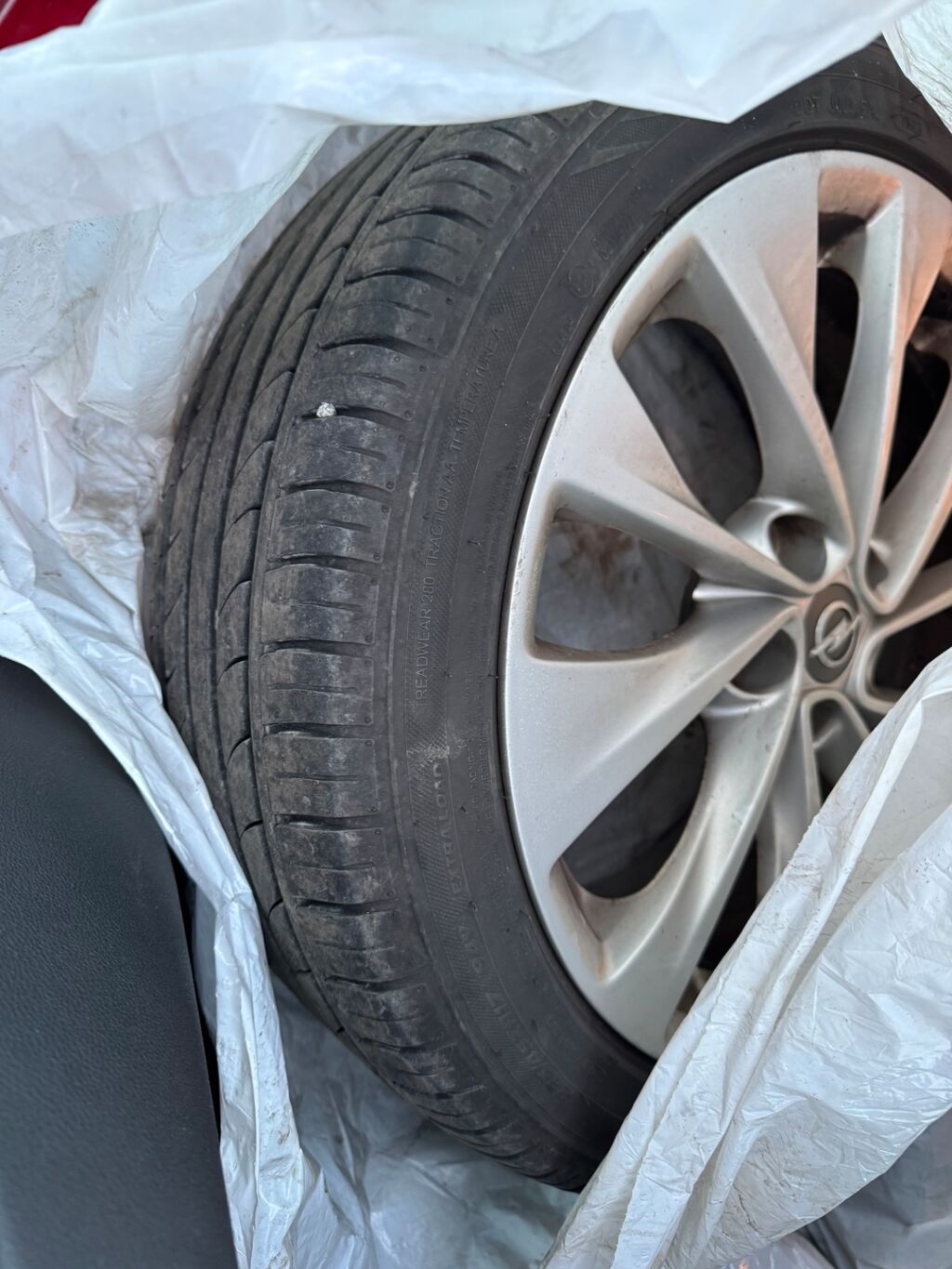 Opel Astra 2017 Punainen