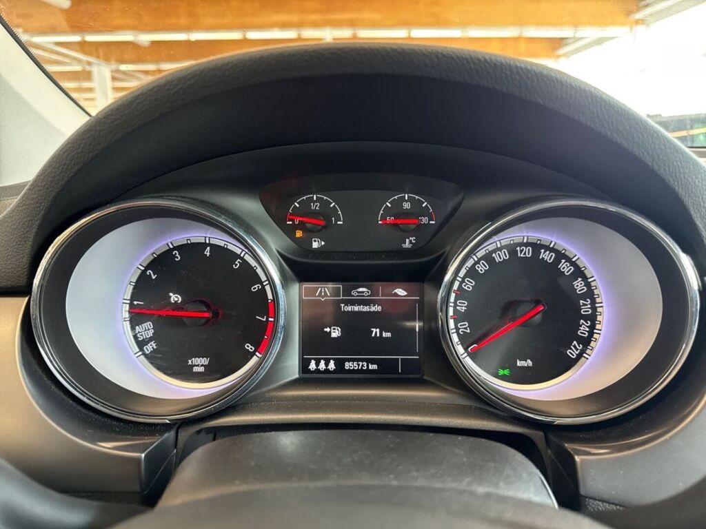 Opel Astra 2016 Punainen