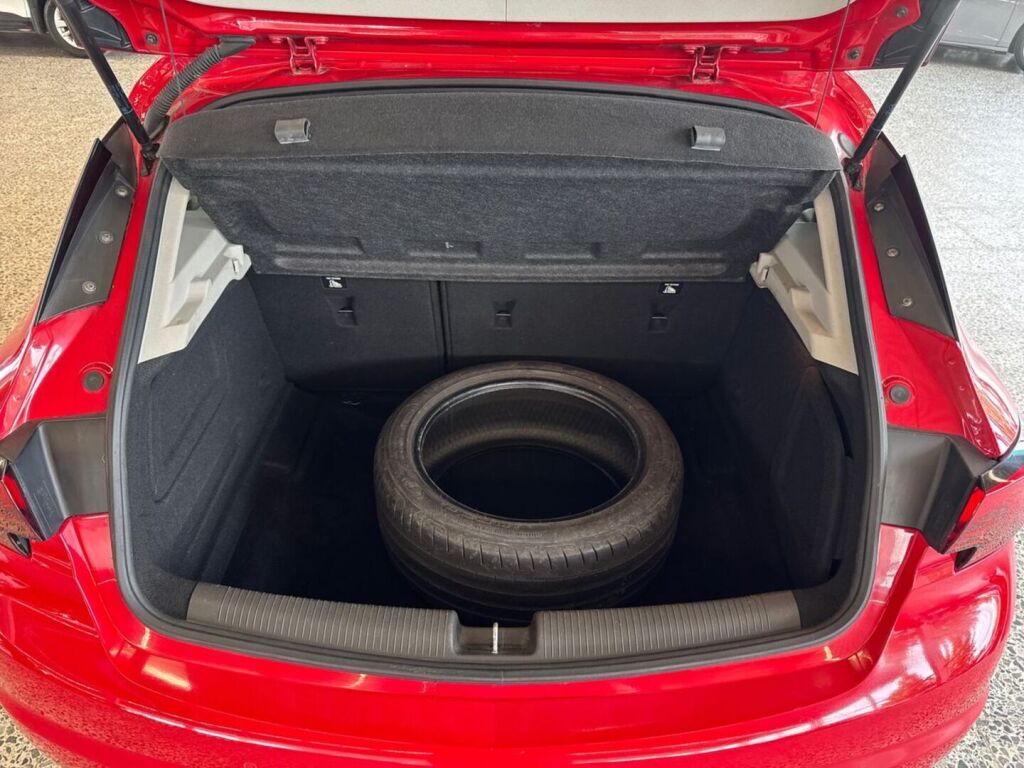 Opel Astra 2016 Punainen