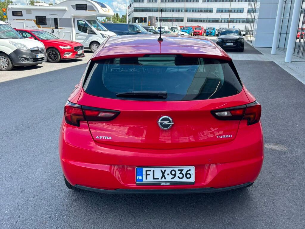 Opel Astra 2016 Punainen