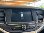 Opel Astra 2016 Punainen