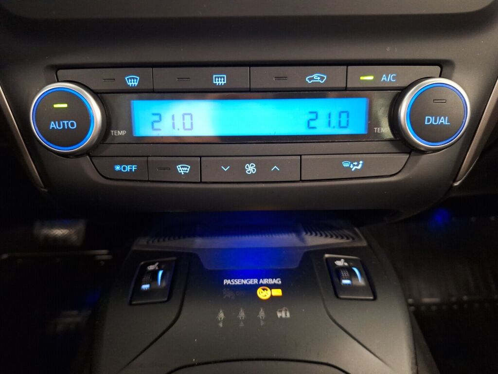 Toyota Avensis 2016 Hopea