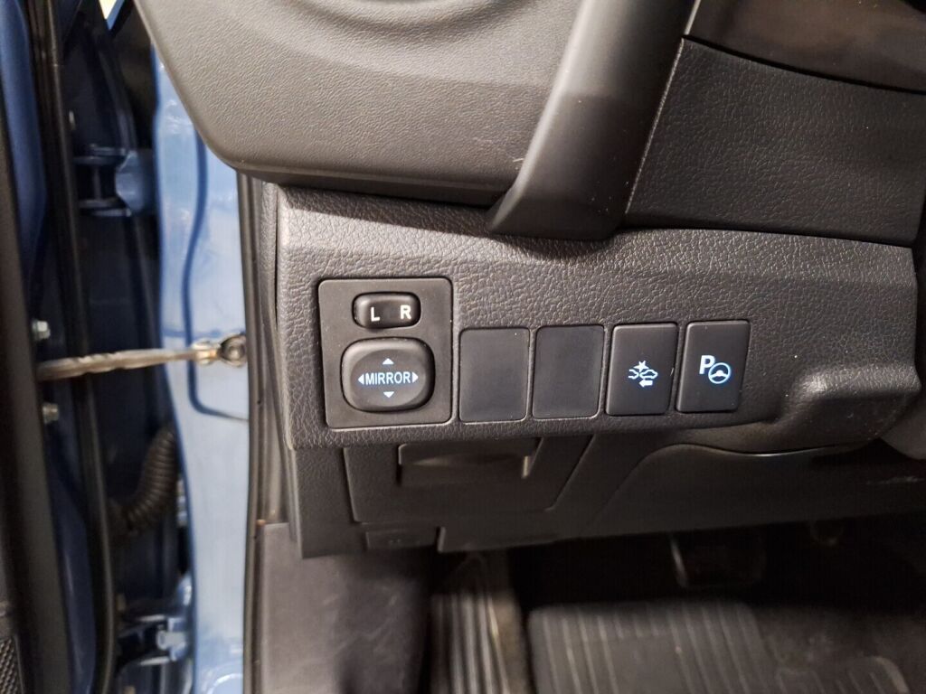 Toyota Auris 2016 Sininen