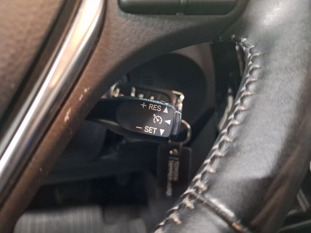 Toyota Auris 2016 Sininen