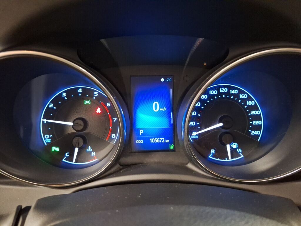 Toyota Auris 2016 Sininen