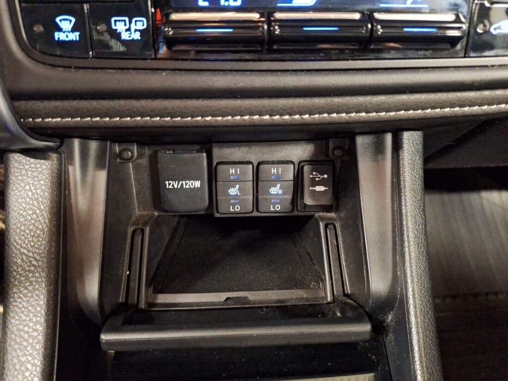 Toyota Auris 2016 Sininen